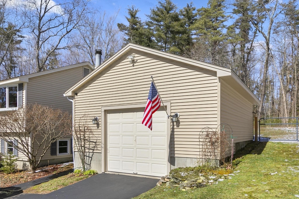 109 Wallace Hill Road Townsend, MA 01469 - Photo 29 of 39 Gallery Image 29