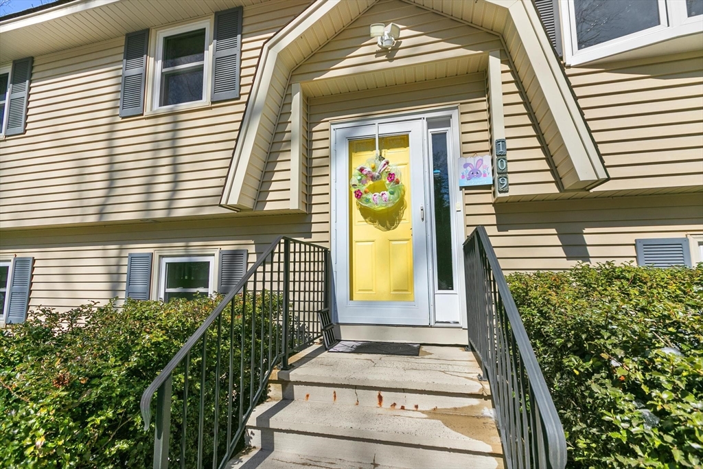 109 Wallace Hill Road Townsend, MA 01469 - Photo 5 of 39 Gallery Image 5