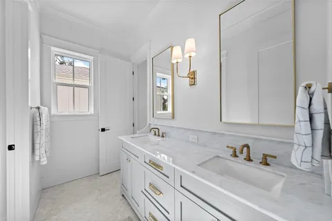 $2,100,000 | 321 12th Avenue Northeast, St. Petersburg, FL 33701