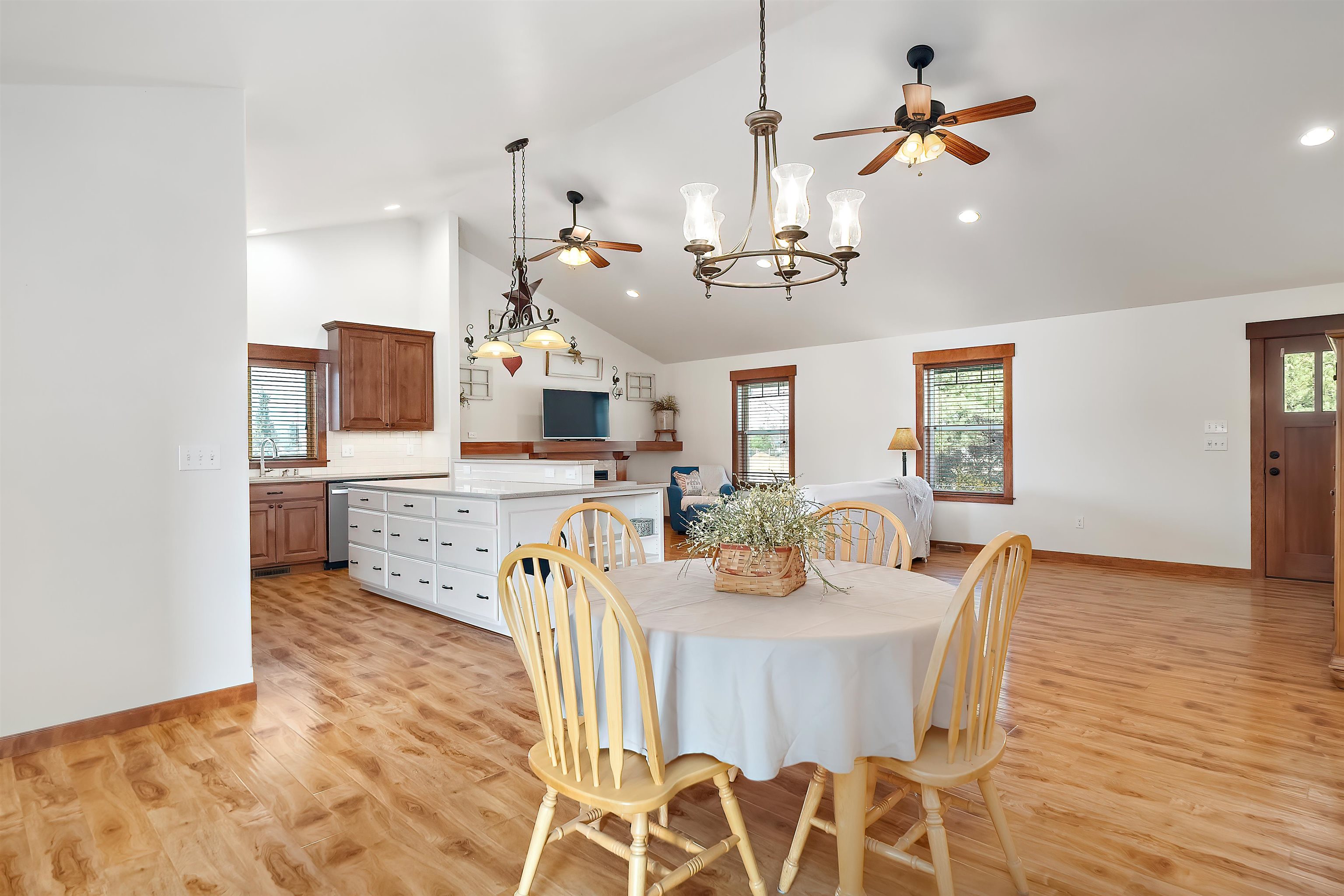 18709 North Dustin Lane Colbert, WA 99005 - Photo 6 of 50 Gallery Image 6