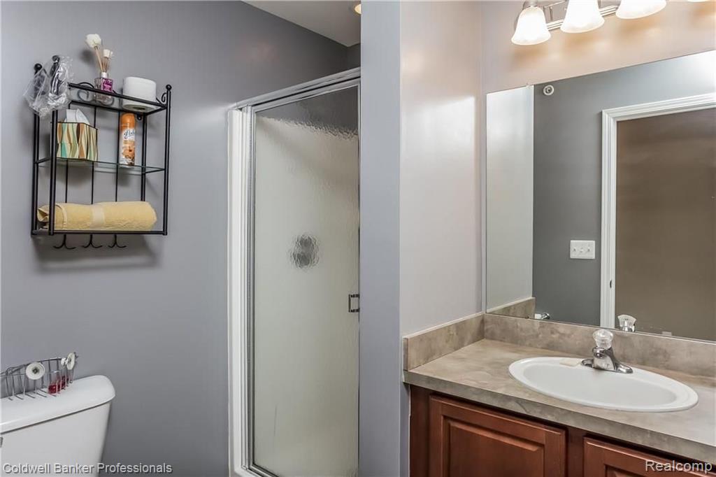 16894 Farmington Road, Unit 41 Livonia, MI 48154 - Photo 22 of 32