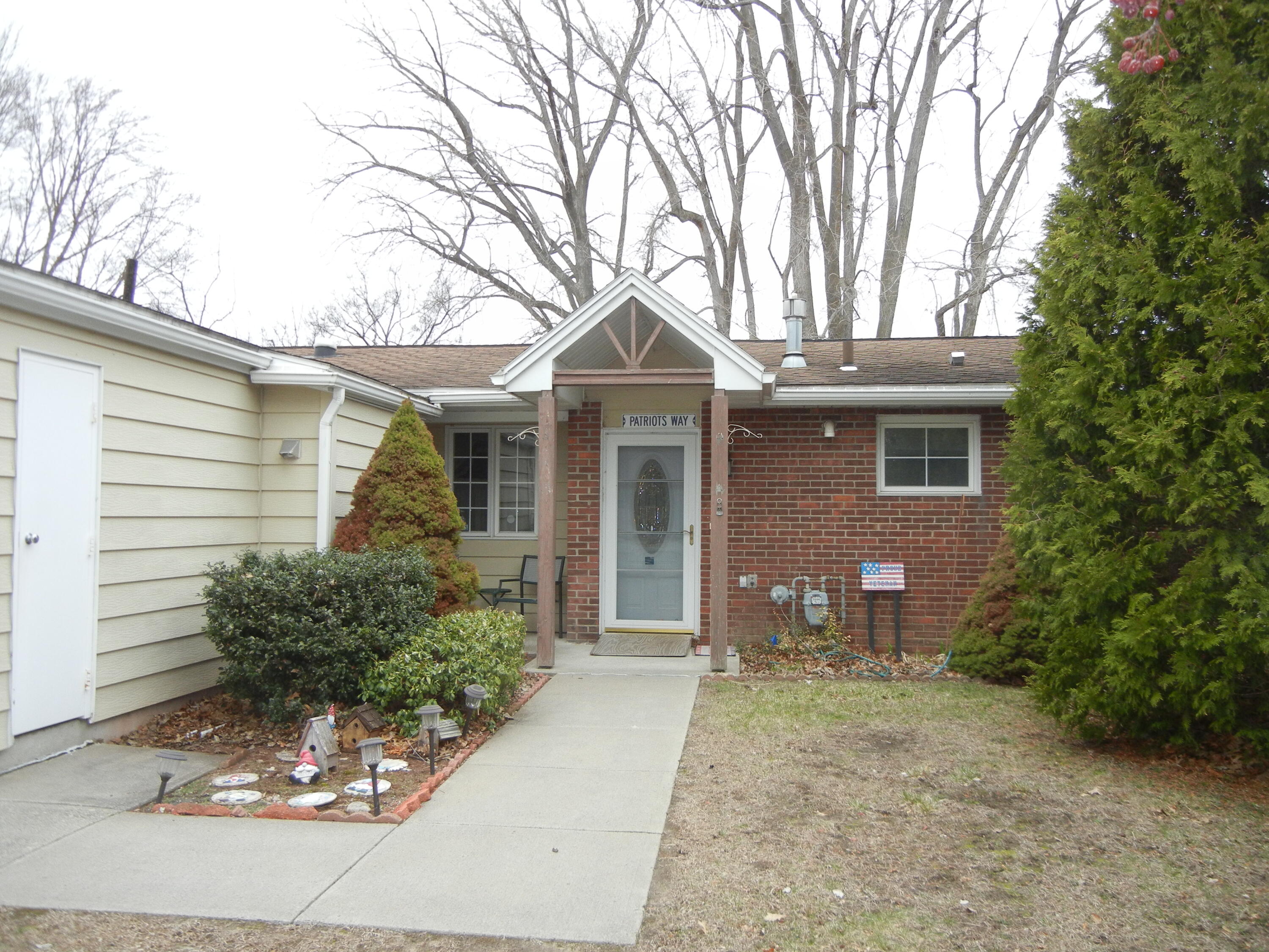 17 Maryland Road Plattsburgh, NY 12903 - Photo 1 of 20