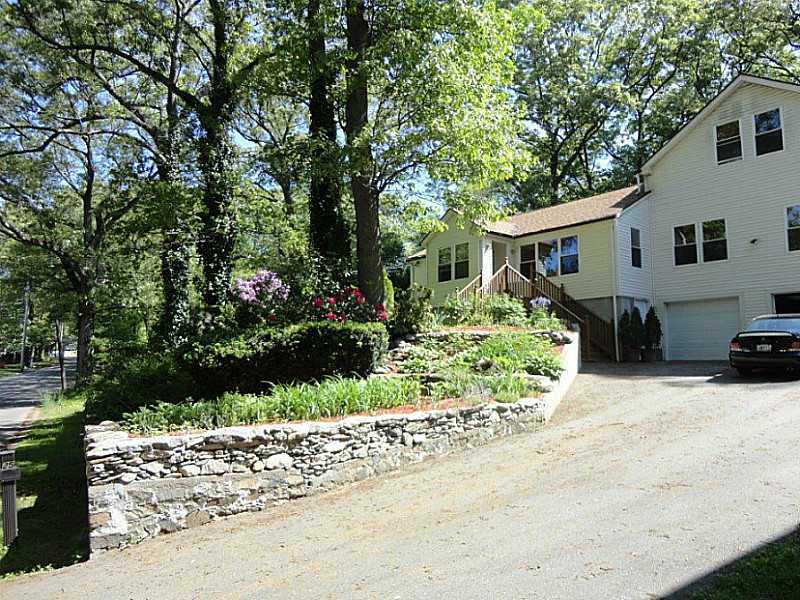 25 Iroquois Road Cumberland, RI 02864 - Photo 3 of 24 Exterior Front.