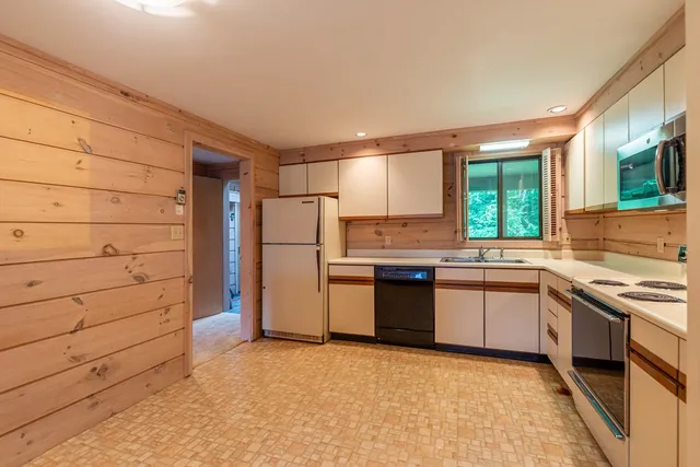 $425,000 | 8920 Sage Hill Road, Unit 20, Manchester Center, VT 05255