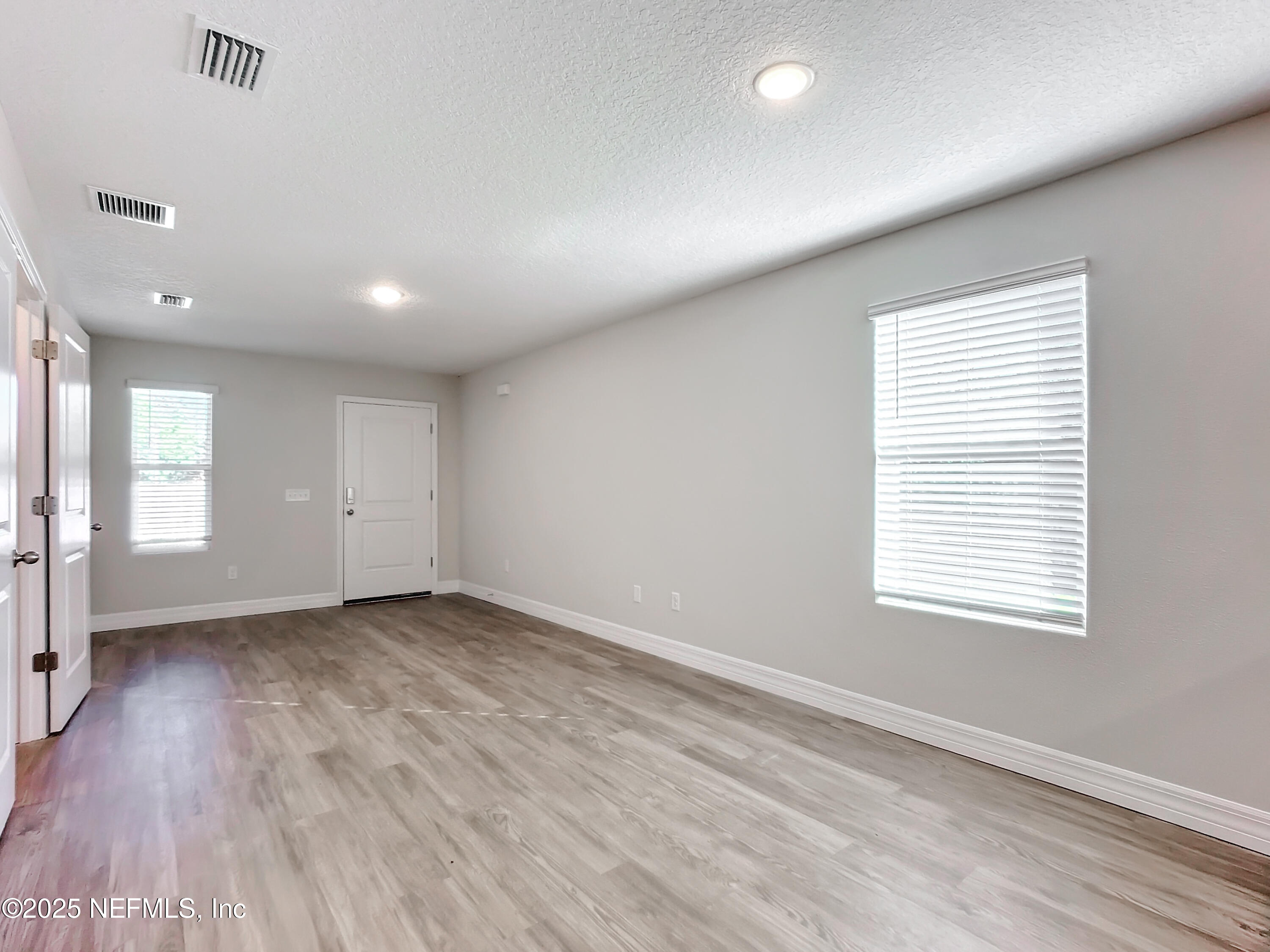 6926 Thurston Road Jacksonville, FL 32210 - Photo 5 of 19 Living Room