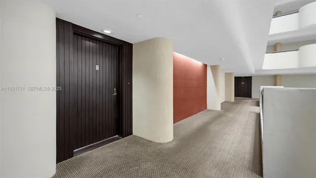 a view of livingroom with furniture