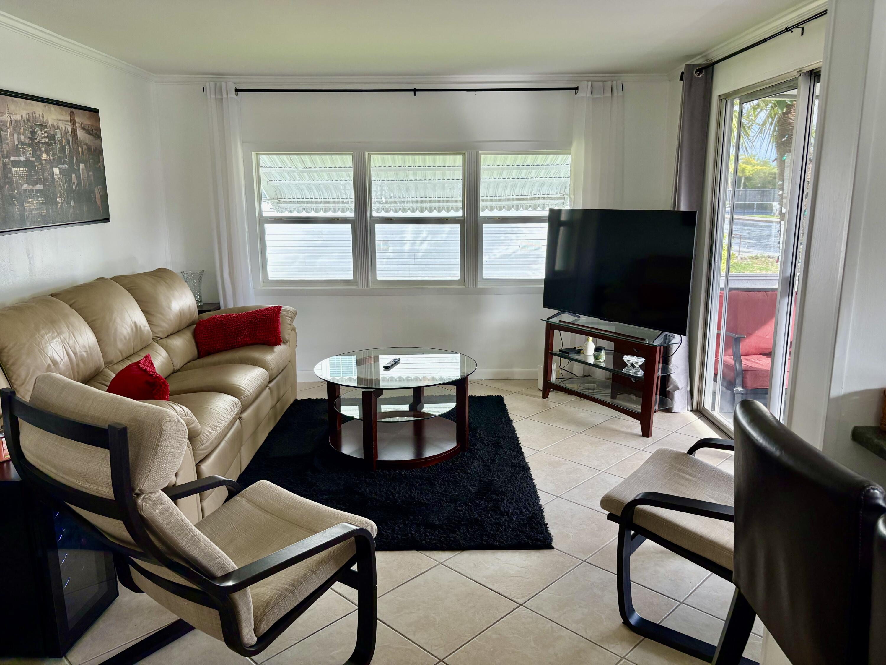 3225 South Street Hollywood, FL 33021 - Photo 16 of 53 IMG_8830