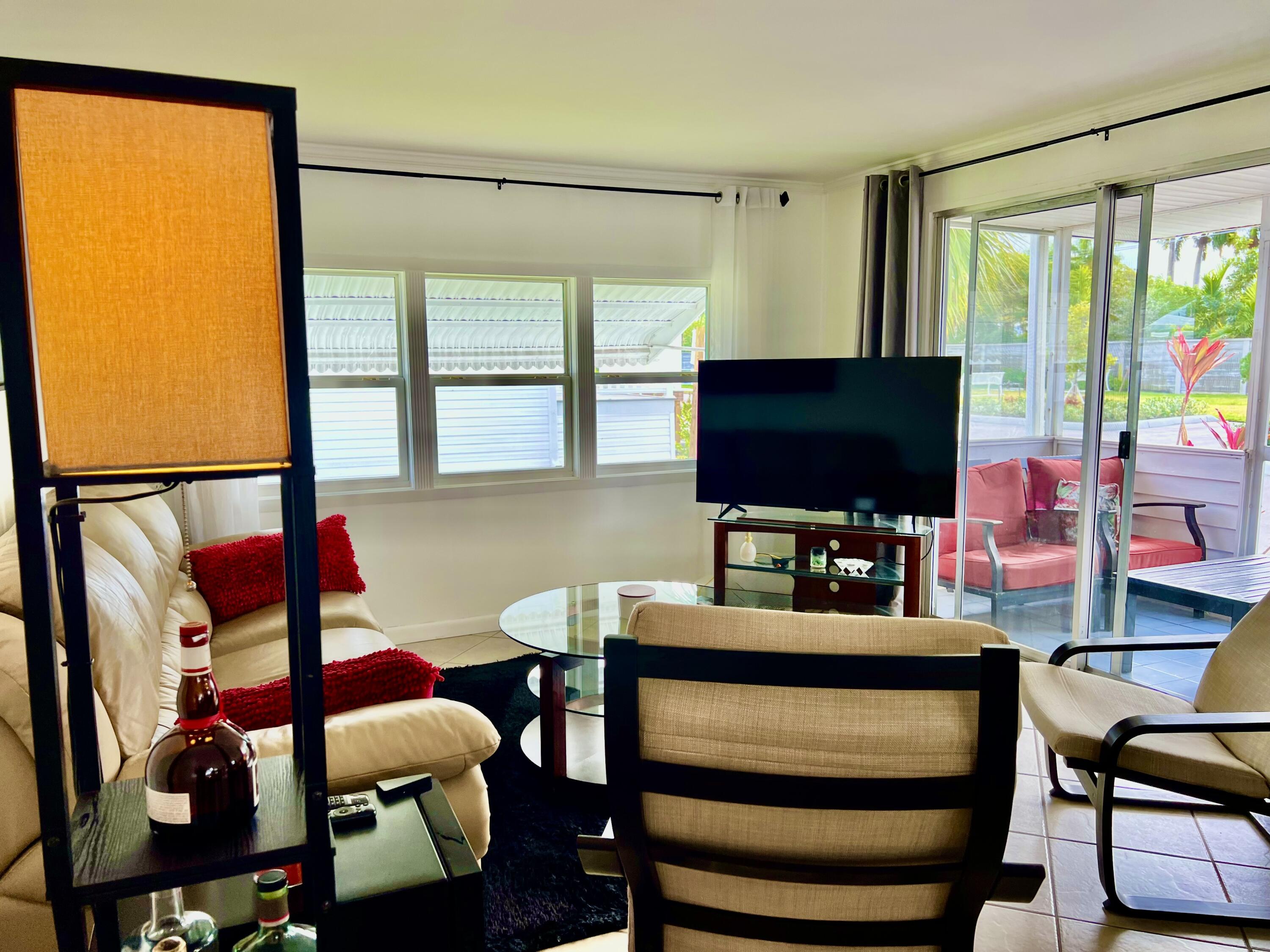 3225 South Street Hollywood, FL 33021 - Photo 17 of 53 IMG_8241