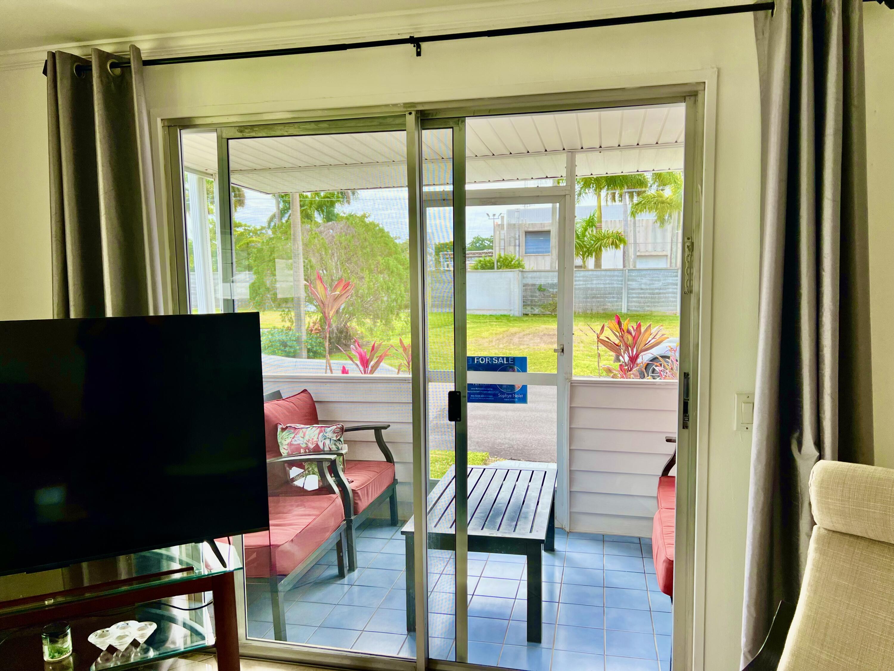 3225 South Street Hollywood, FL 33021 - Photo 18 of 53 IMG_8257