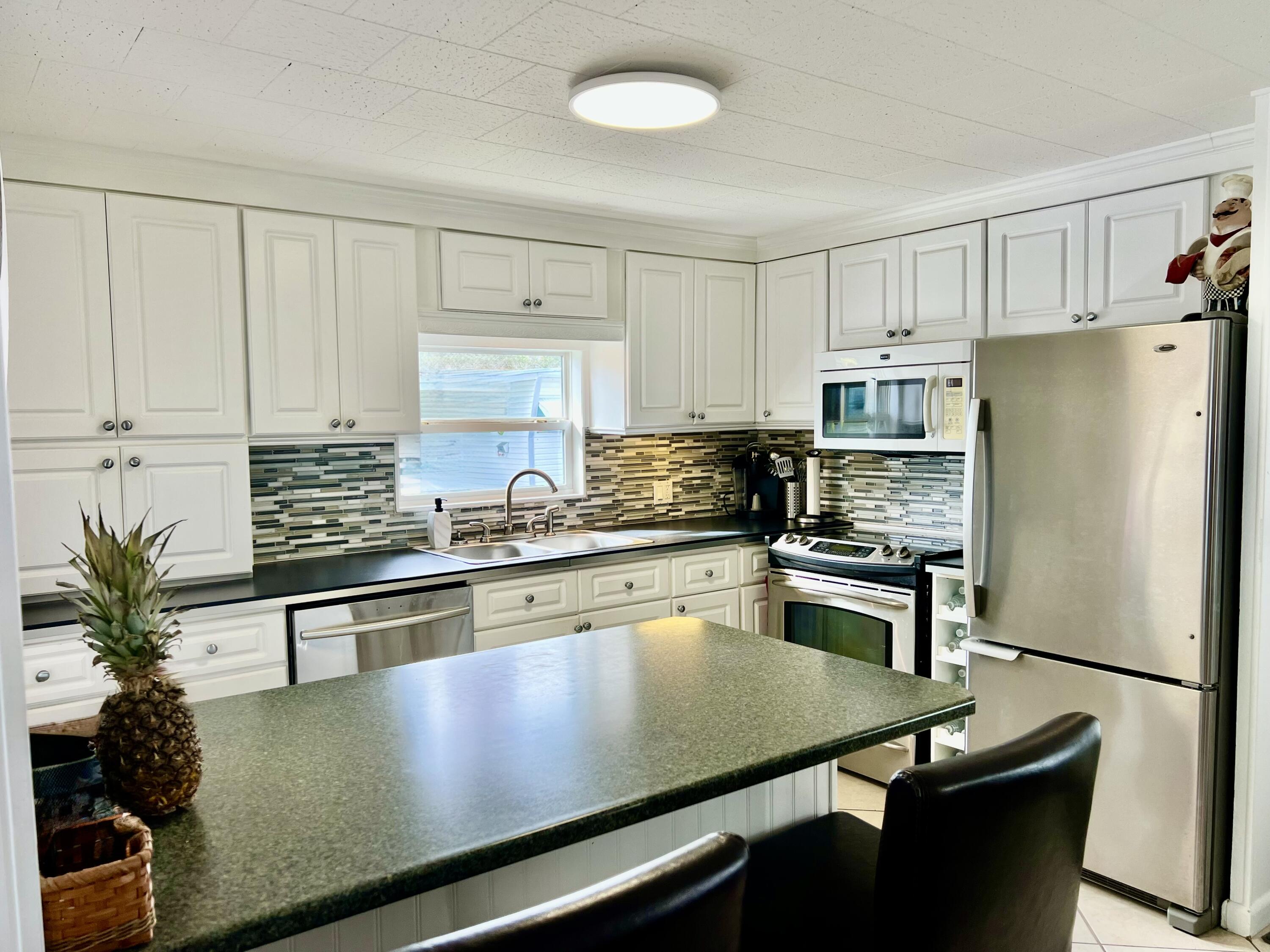 3225 South Street Hollywood, FL 33021 - Photo 2 of 53 IMG_8233