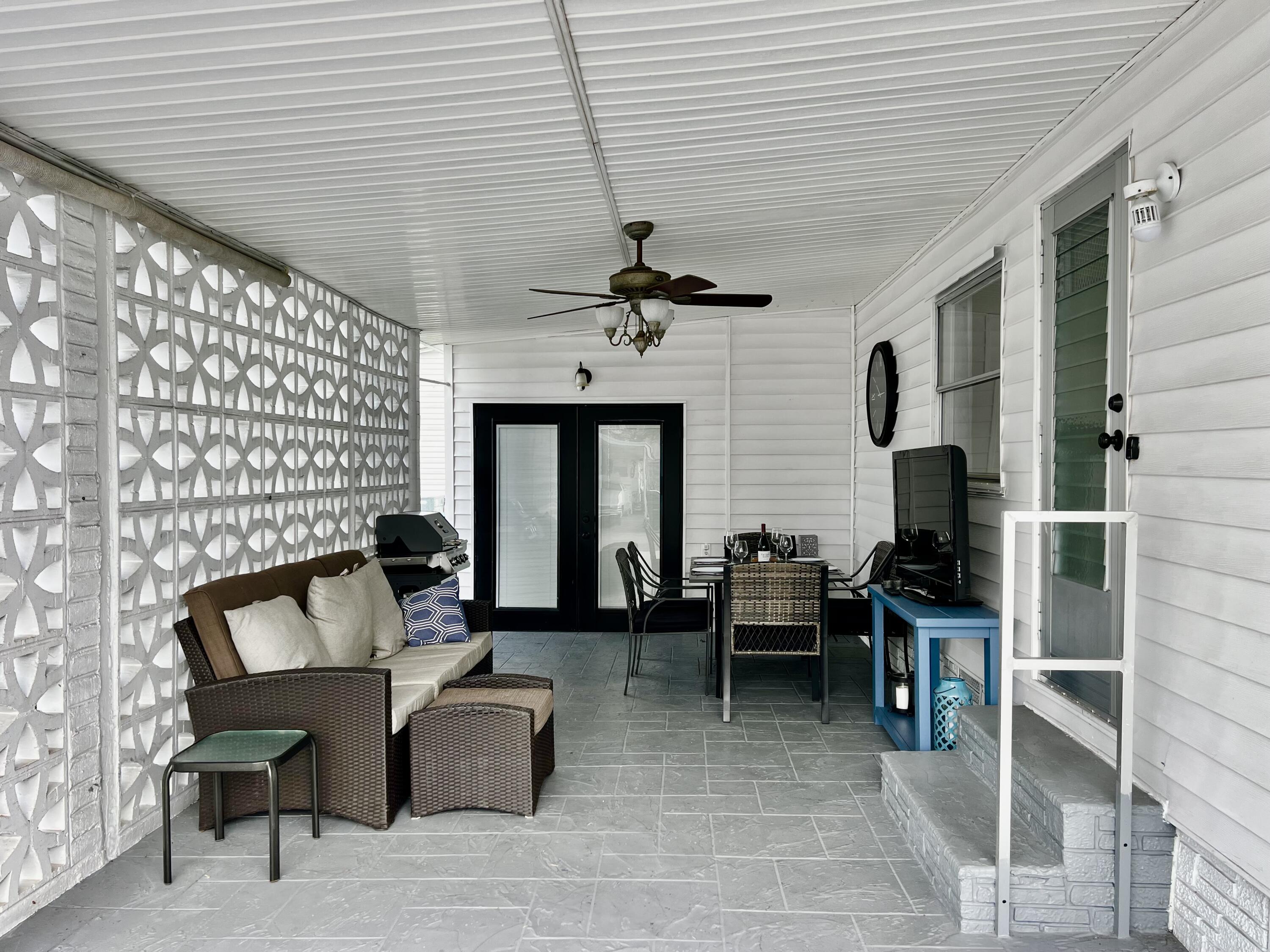 3225 South Street Hollywood, FL 33021 - Photo 5 of 53 IMG_8224