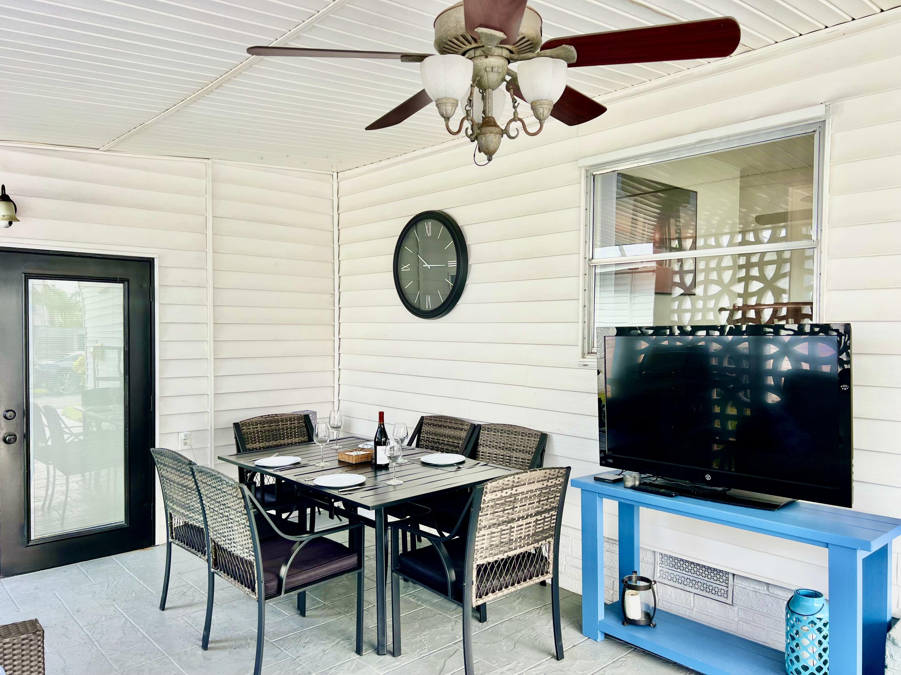 3225 South Street Hollywood, FL 33021 - Photo 6 of 53 IMG_8227