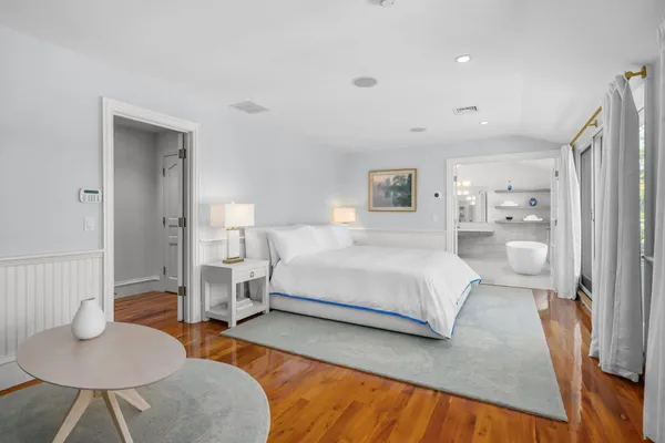 $7,950,000 | 120 Vineyard Road, Cotuit, MA 02635