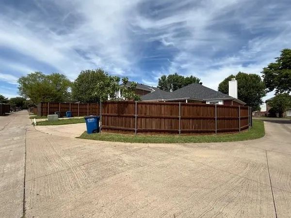 $345,000 | 1524 Oak Tree Road, Allen, TX 75002