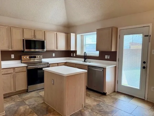 $345,000 | 1524 Oak Tree Road, Allen, TX 75002