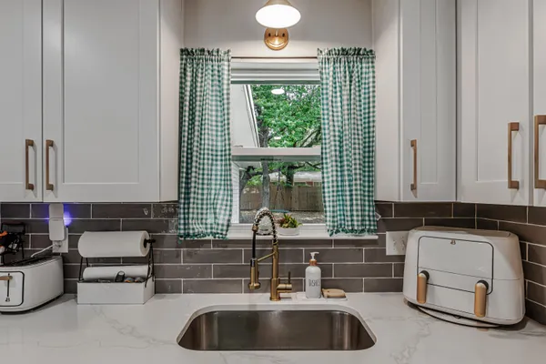 $415,000 | 410 James Avenue, Valparaiso, FL 32580