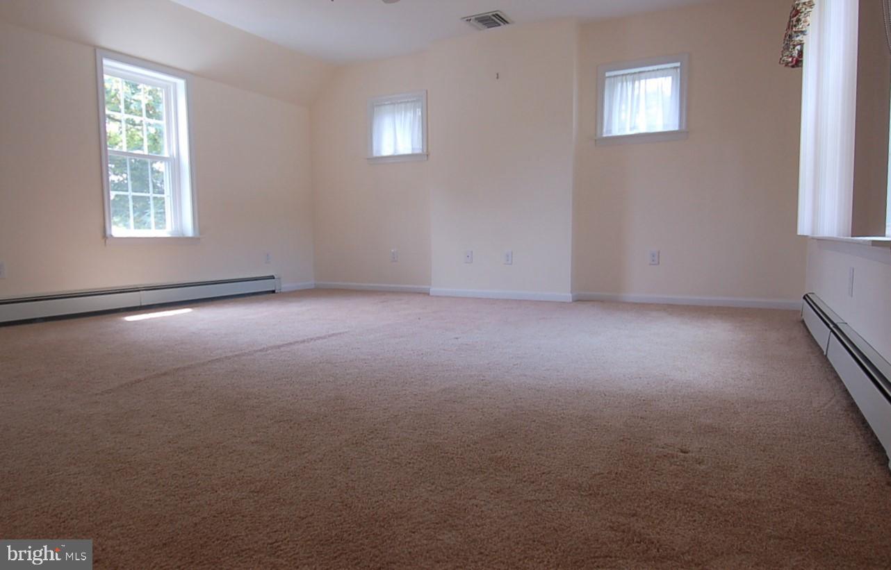 28 Leopard Road Berwyn, PA 19312 - Photo 19 of 32 Sun filled Master Bedroom