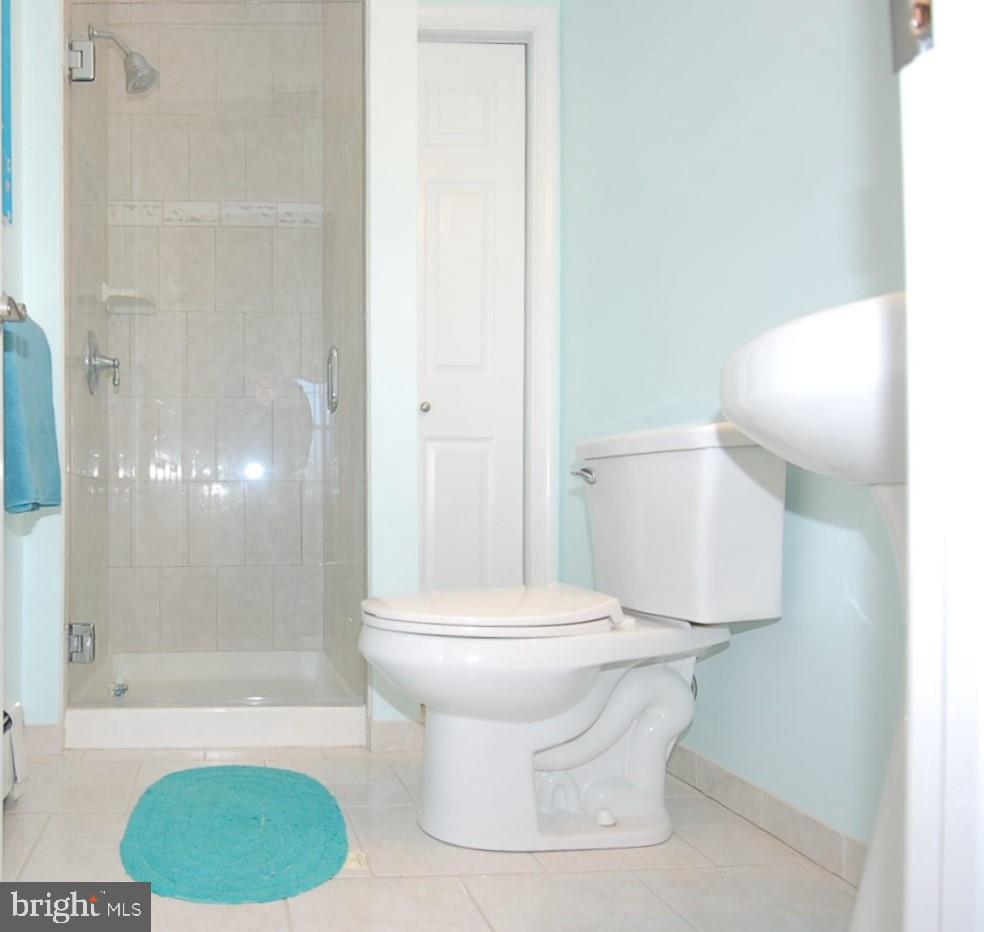 28 Leopard Road Berwyn, PA 19312 - Photo 27 of 32 Second Floor Bath