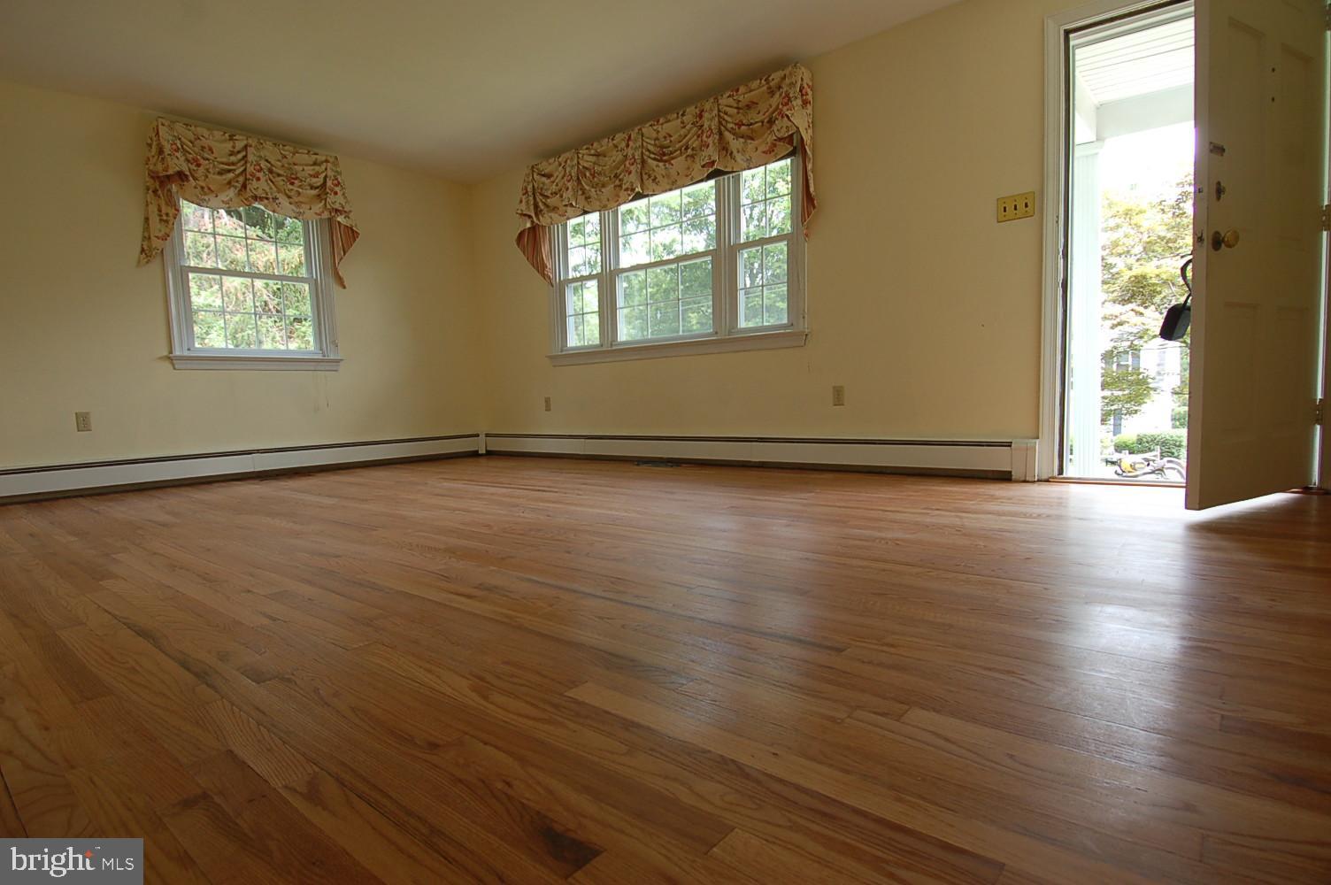 28 Leopard Road Berwyn, PA 19312 - Photo 7 of 32 Living room with refinished Hardwood Floors
