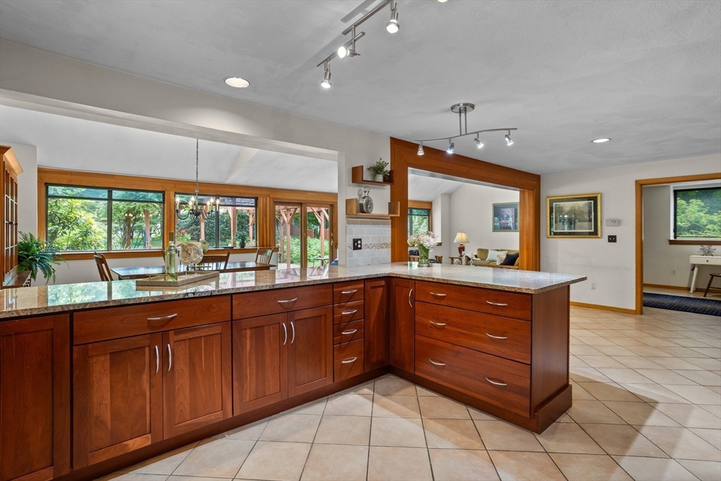 22 Kinsley Road Acton, MA 01720 - Photo 6 of 32 Gallery Image 6