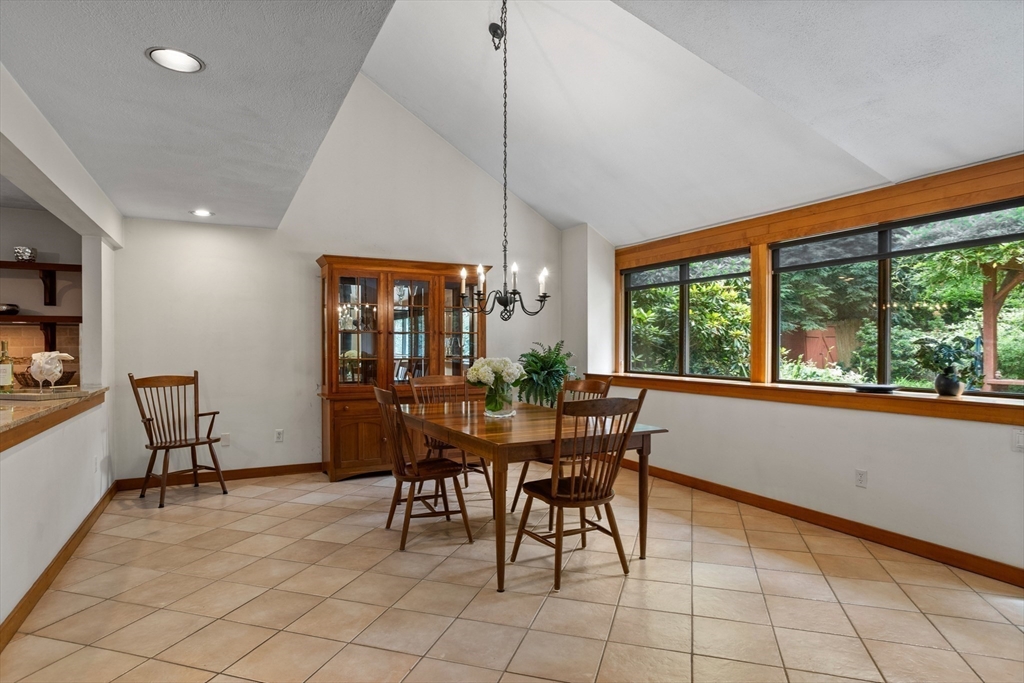 22 Kinsley Road Acton, MA 01720 - Photo 8 of 32 Gallery Image 8