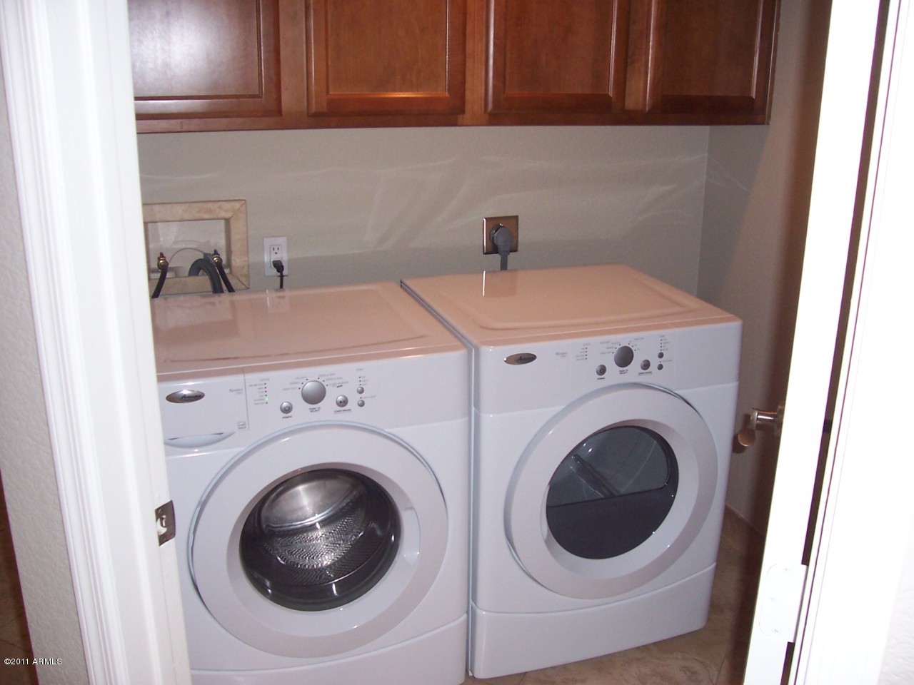 3235 East Camelback Road, Unit 104 Phoenix, AZ 85018 - Photo 3 of 12 WASHER/DRYER