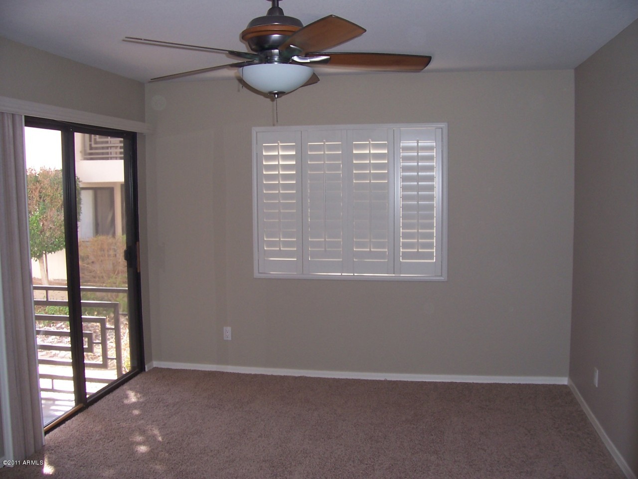 3235 East Camelback Road, Unit 104 Phoenix, AZ 85018 - Photo 8 of 12 BEDROOM