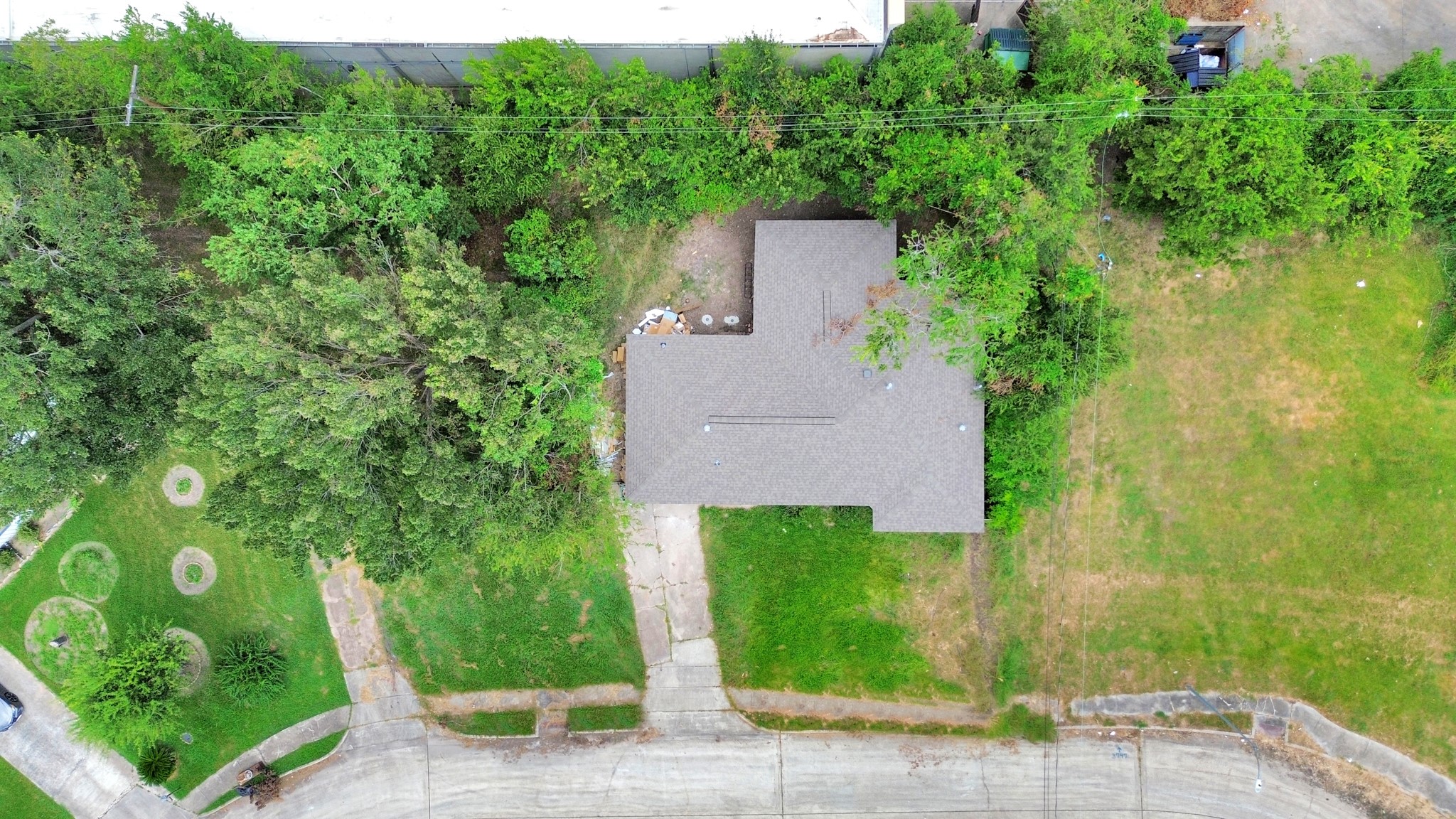 3743 Odin Court Houston, TX 77021 - Photo 33 of 36 A bird’s-eye perspective of pure potential. This top-down view illustrates the true scale and layout of the lot, showcasing how comfortably the residence sits within its expansive boundary.