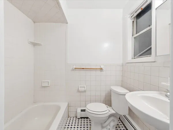 $2,750 | 28 Spruce Street, Unit 1L, Jersey City, NJ 07306