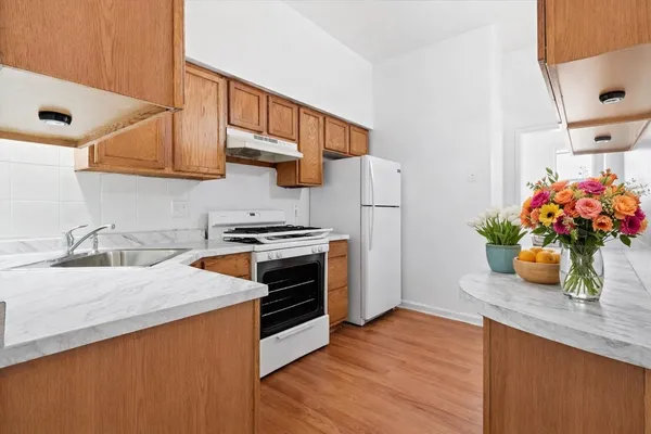 $2,750 | 28 Spruce Street, Unit 1L, Jersey City, NJ 07306