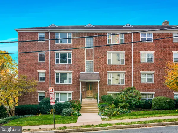 $2,500 | 1400 12th Street North, Unit 2, Arlington, VA 22209