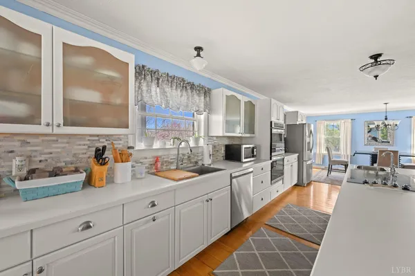 $935,000 | 712 Cherry Hill Road, Amherst, VA 24521