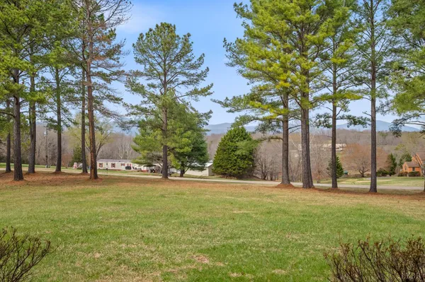 $935,000 | 712 Cherry Hill Road, Amherst, VA 24521