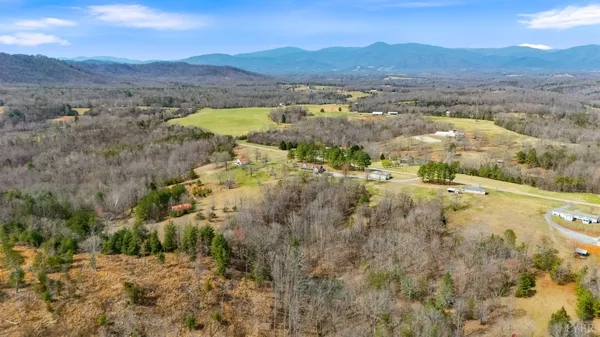 $935,000 | 712 Cherry Hill Road, Amherst, VA 24521