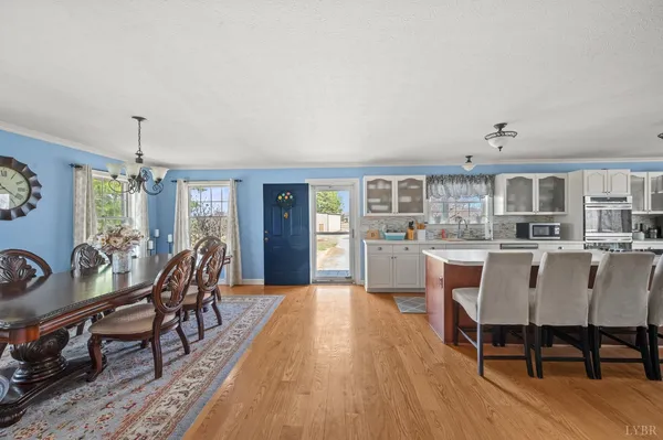 $935,000 | 712 Cherry Hill Road, Amherst, VA 24521