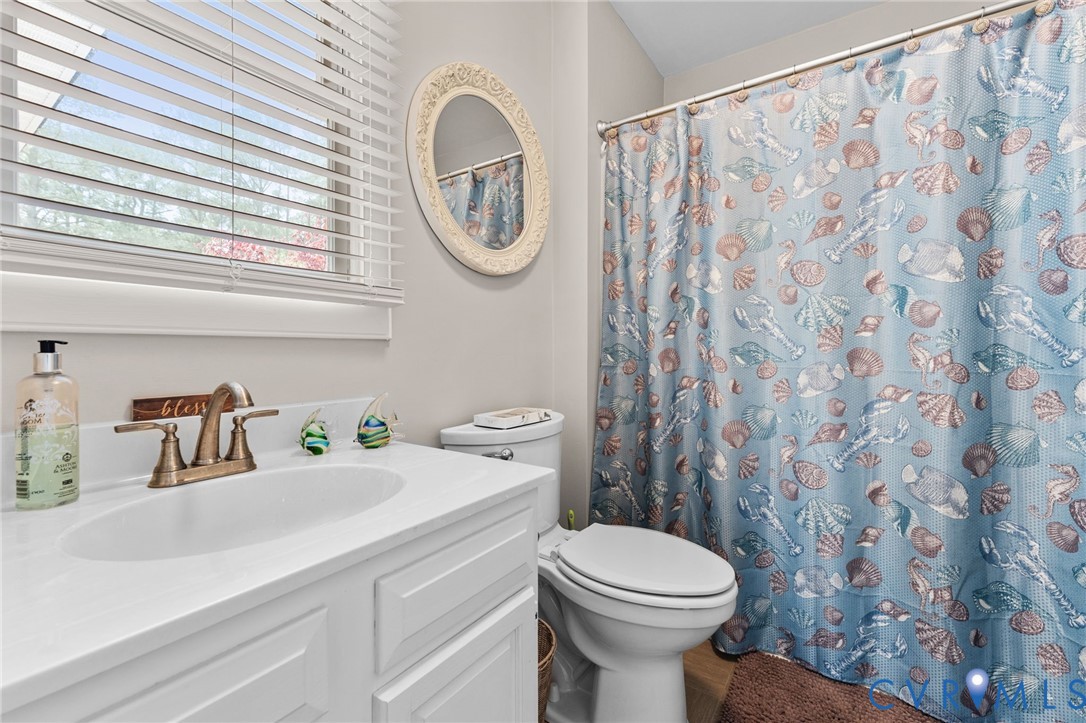 353 Jackson Creek Road Deltaville, VA 23043 - Photo 22 of 48 Hall bath