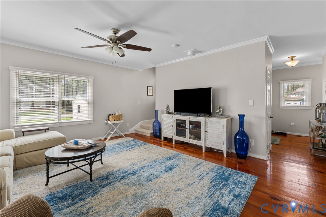 353 Jackson Creek Road Deltaville, VA 23043 - Photo 8 of 48 Spacious living room, light & bright
