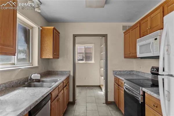 $170,000 | 413 Mitchell Avenue, Ordway, CO 81063