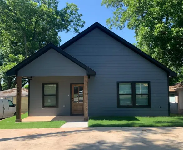 $1,500 | 1004 West Hanna Street, Denison, TX 75020