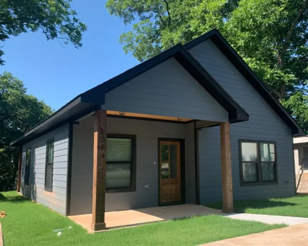 $1,500 | 1004 West Hanna Street, Denison, TX 75020