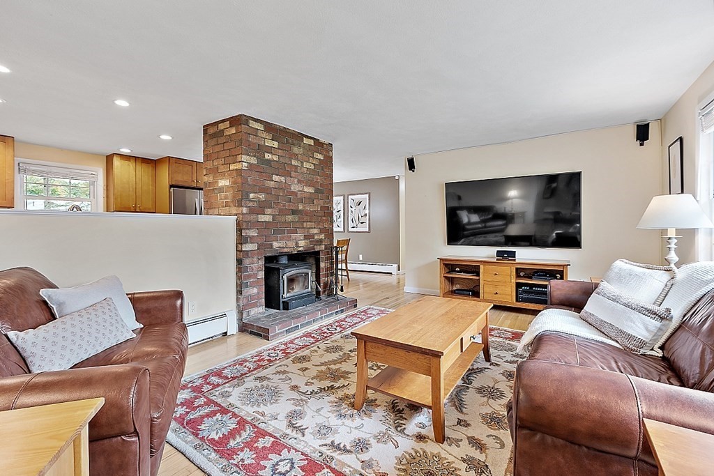 22 Richard Road Hudson, MA 01749 - Photo 3 of 25