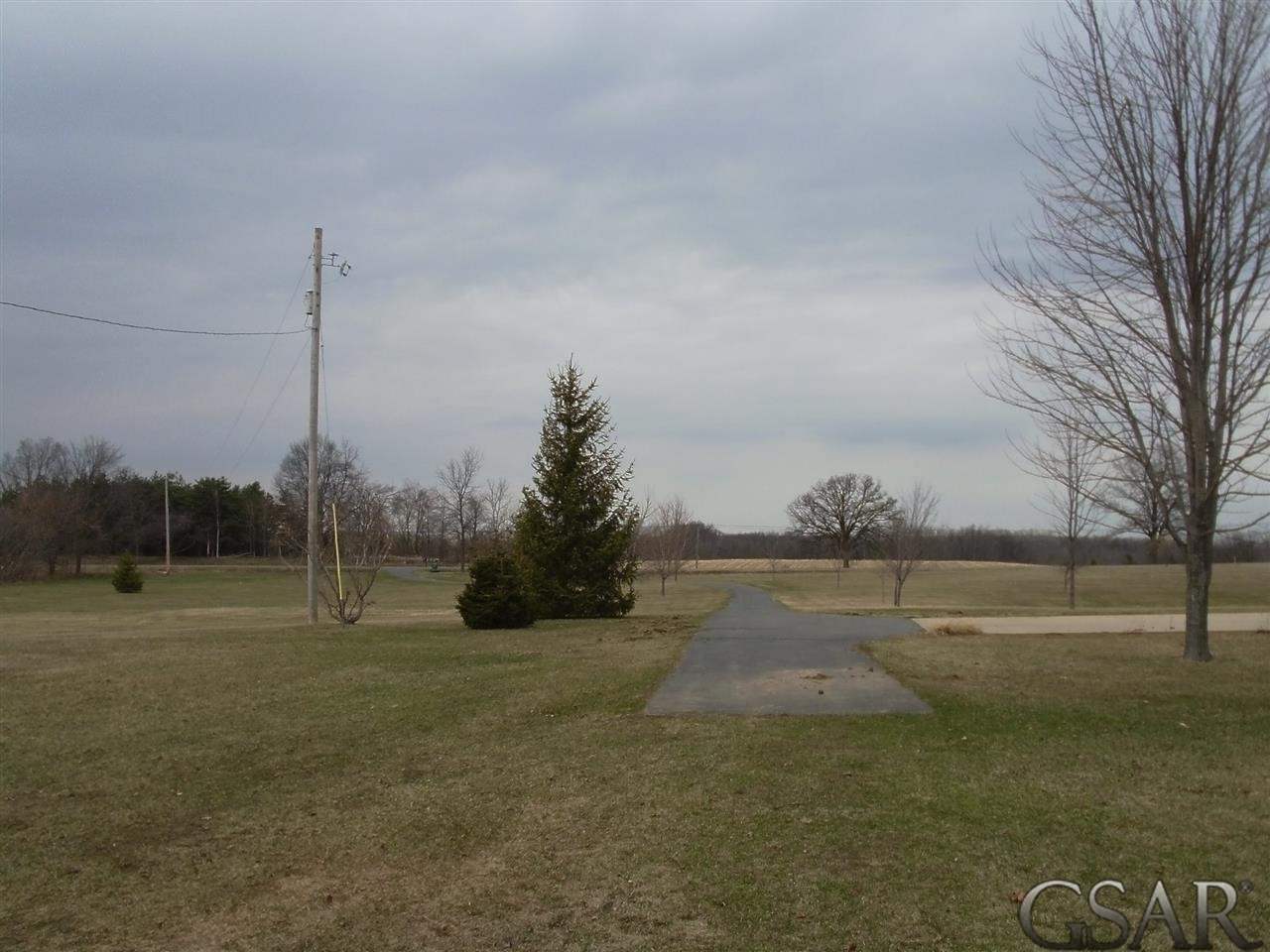325 West Grand River Road Owosso, MI 48867 - Photo 23 of 24 31188252-22.JPG