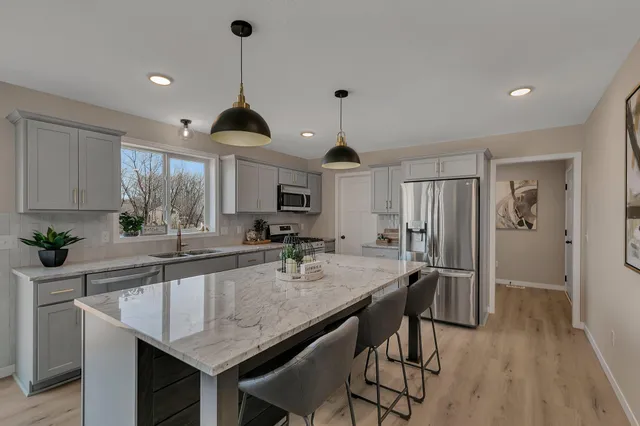 $539,900 | 31014 Goldfinch Lane, Rockville, MN 56301