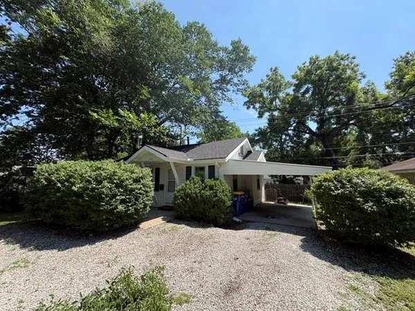 $265,000 | 5509 Maple Street, Prairie Village, KS 66202
