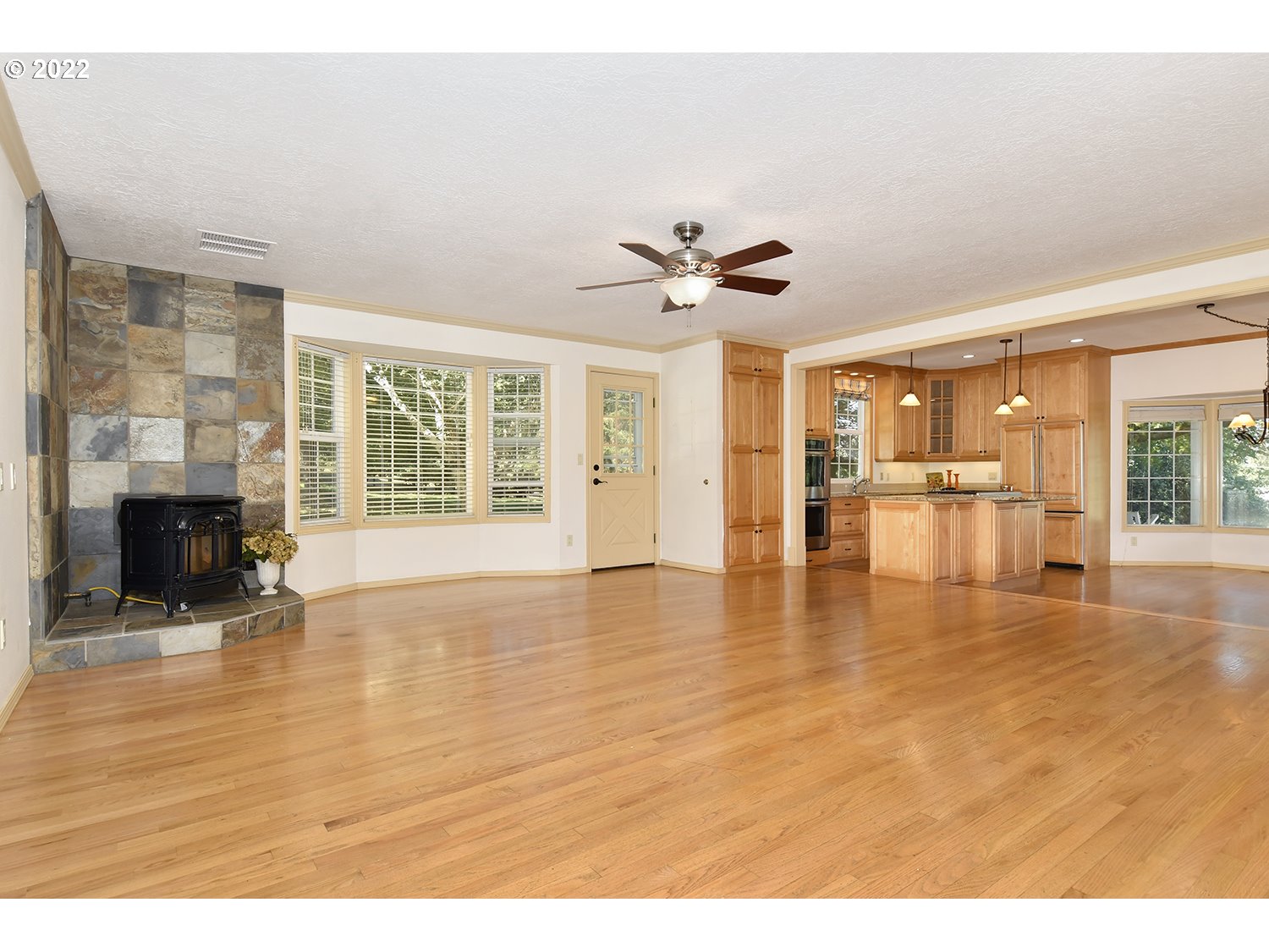 16400 Southeast Sager Road Happy Valley, OR 97086 - Photo 6 of 29 Gallery Image 6