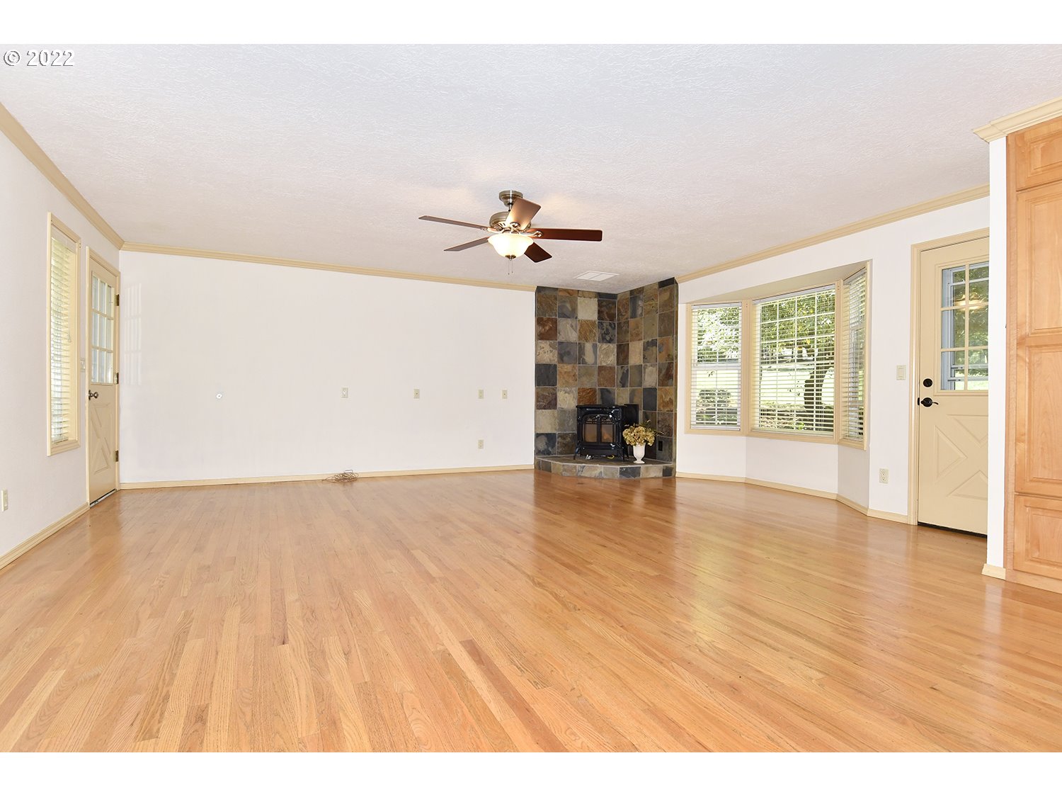 16400 Southeast Sager Road Happy Valley, OR 97086 - Photo 7 of 29 Gallery Image 7
