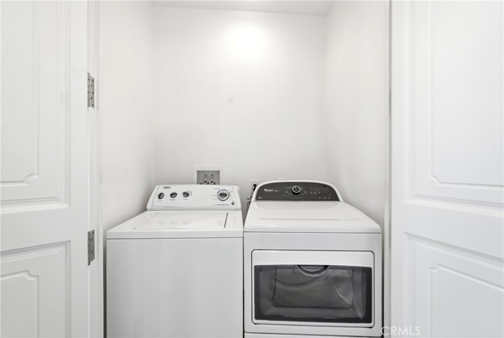 585 Vía Pueblo Riverside, CA 92507 - Photo 38 of 61 Washer Dryer Closet