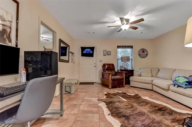 $1,550 | 507 1/2 B E Stone Street, Collinsville, TX 76233