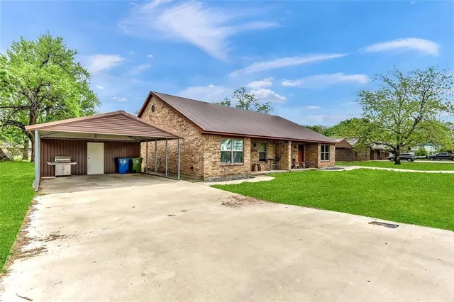 $1,550 | 507 1/2 B E Stone Street, Collinsville, TX 76233