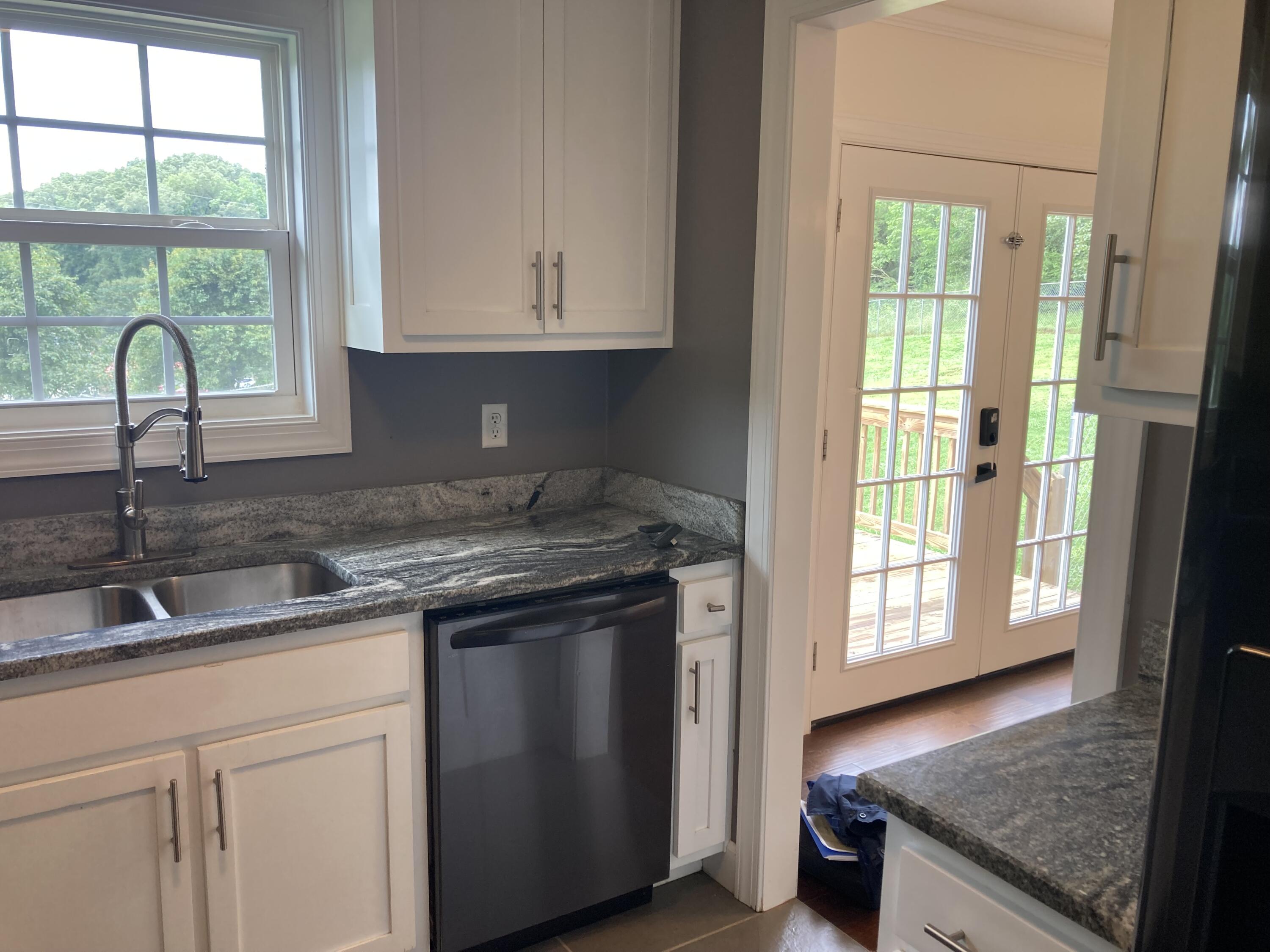 135 Joseph Daniel Lane Jasper, TN 37347 - Photo 10 of 27 Kitchen into dining room